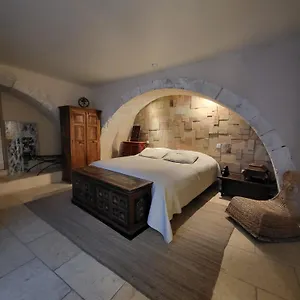 A.m Hoche Couette-café Lançon-Provence