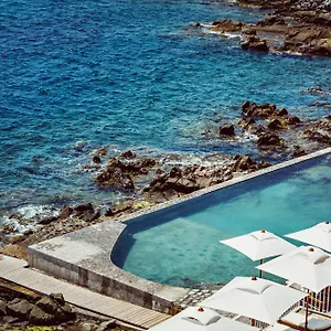 https://hotel-les-roches-rouges.fr-provencehotel.com