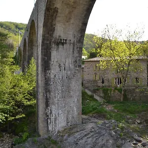 Maison Sous Le Pont Couette-café Meyras